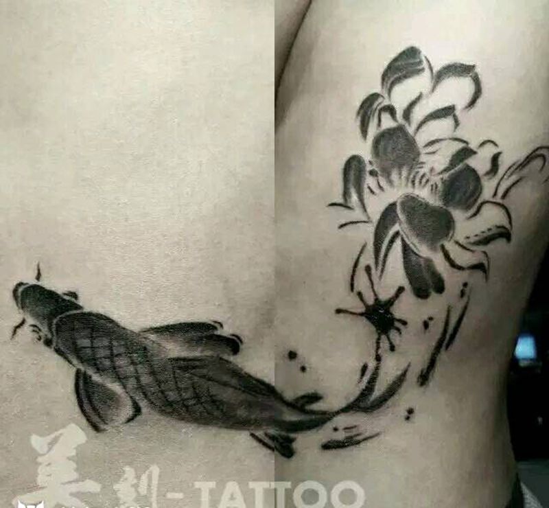 水墨鱼花纹身图片_腰部腿部传统贴纸动物植物成品纹身图案