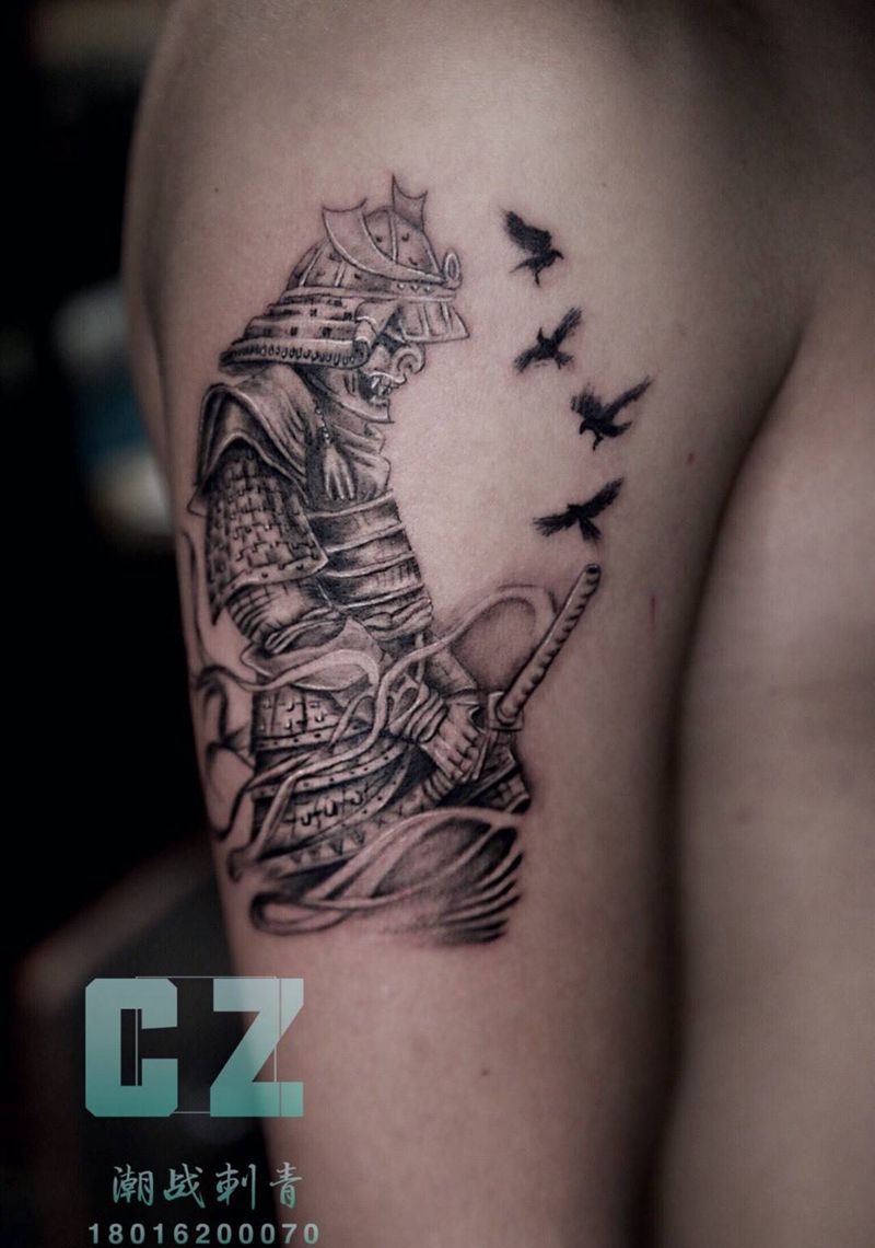 黑武士纹身图片_手臂新传统武士纹身图案