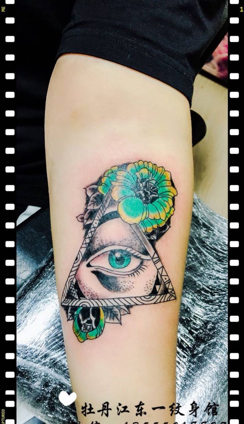 上帝之眼纹身图片