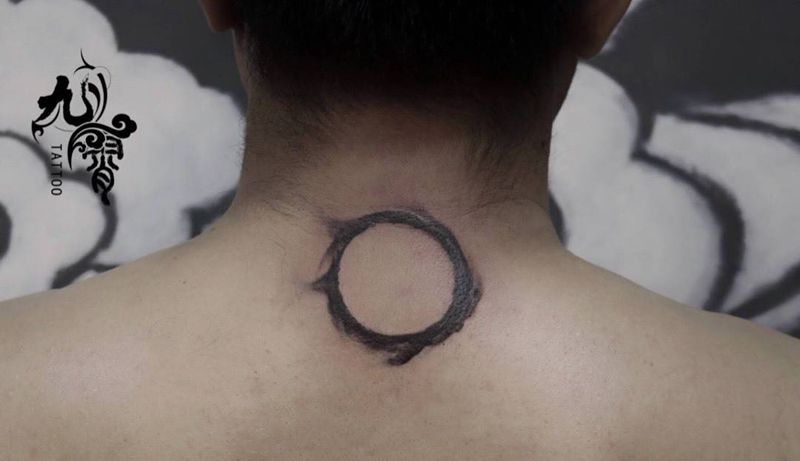 水墨纹身图片_背部水墨纹身图案