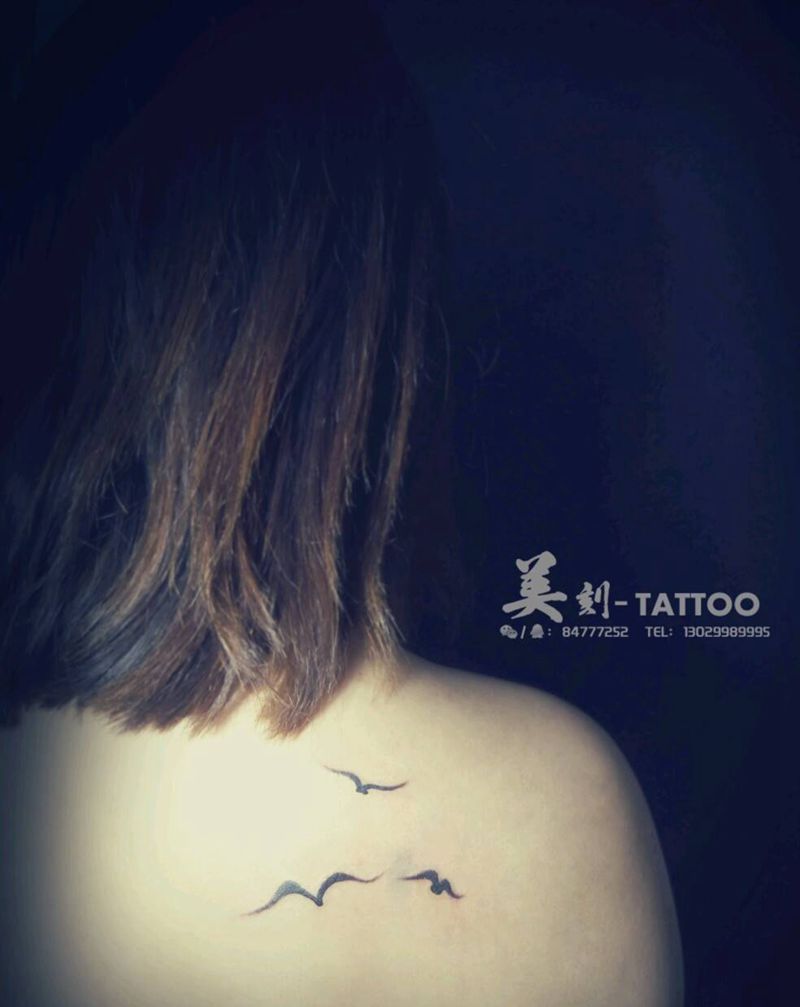 小清新纹身图片_肩部欧美清新贴纸几何动物成品纹身图案