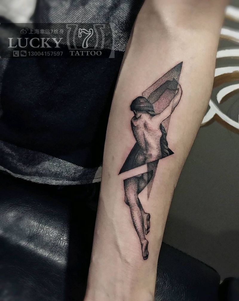 点刺|幸运7纹身纹身图片_手臂点刺成品纹身图案