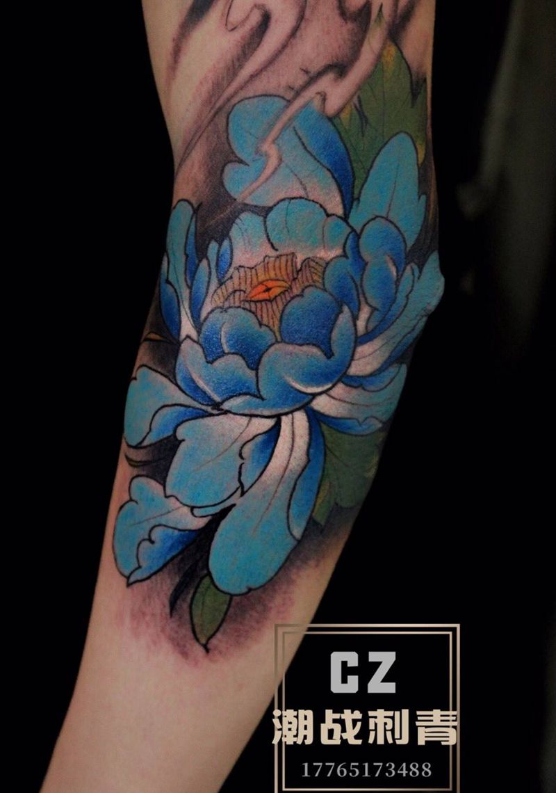 牡丹纹身图片_手臂新传统牡丹花纹身图案