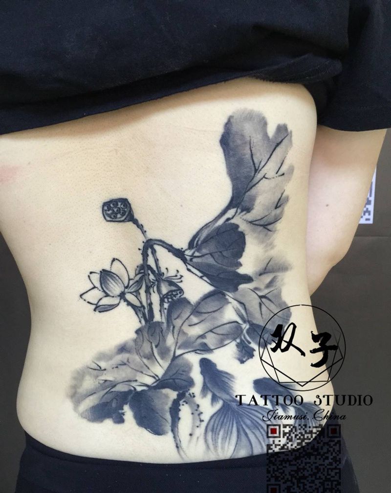 水墨风荷花纹身图片