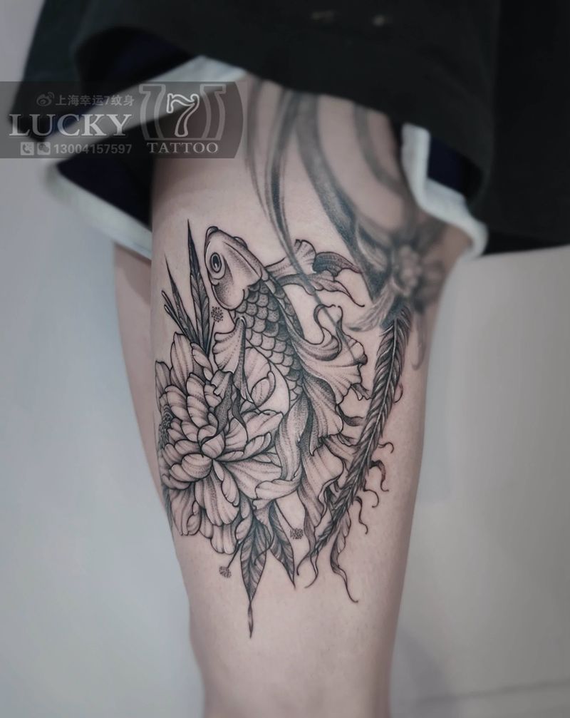 金鱼素花|幸运7纹身纹身图片_大腿清新纹身图案