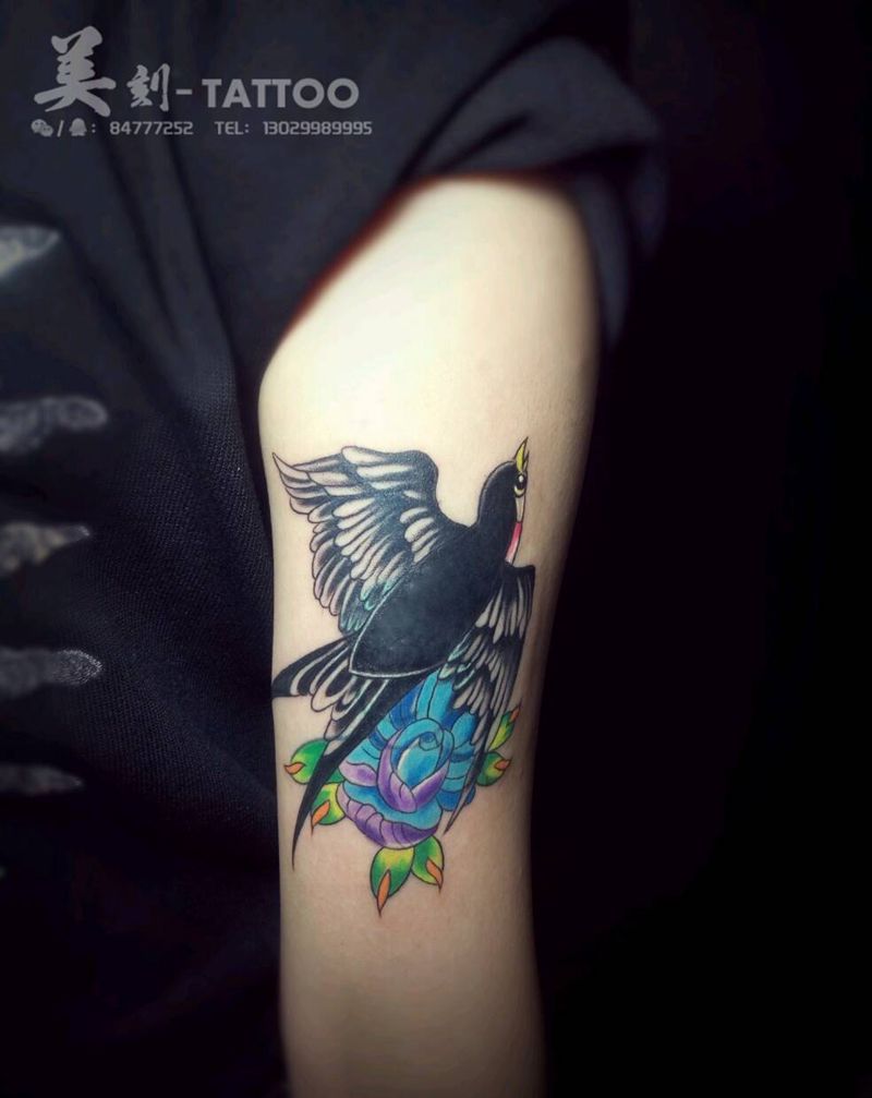 遮盖！欧美燕子纹身图片_手臂欧美动物成品纹身图案