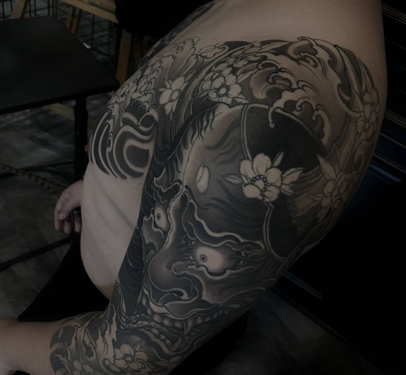 般若半甲七分袖纹身图片_肩部手臂新传统老传统纹身图案