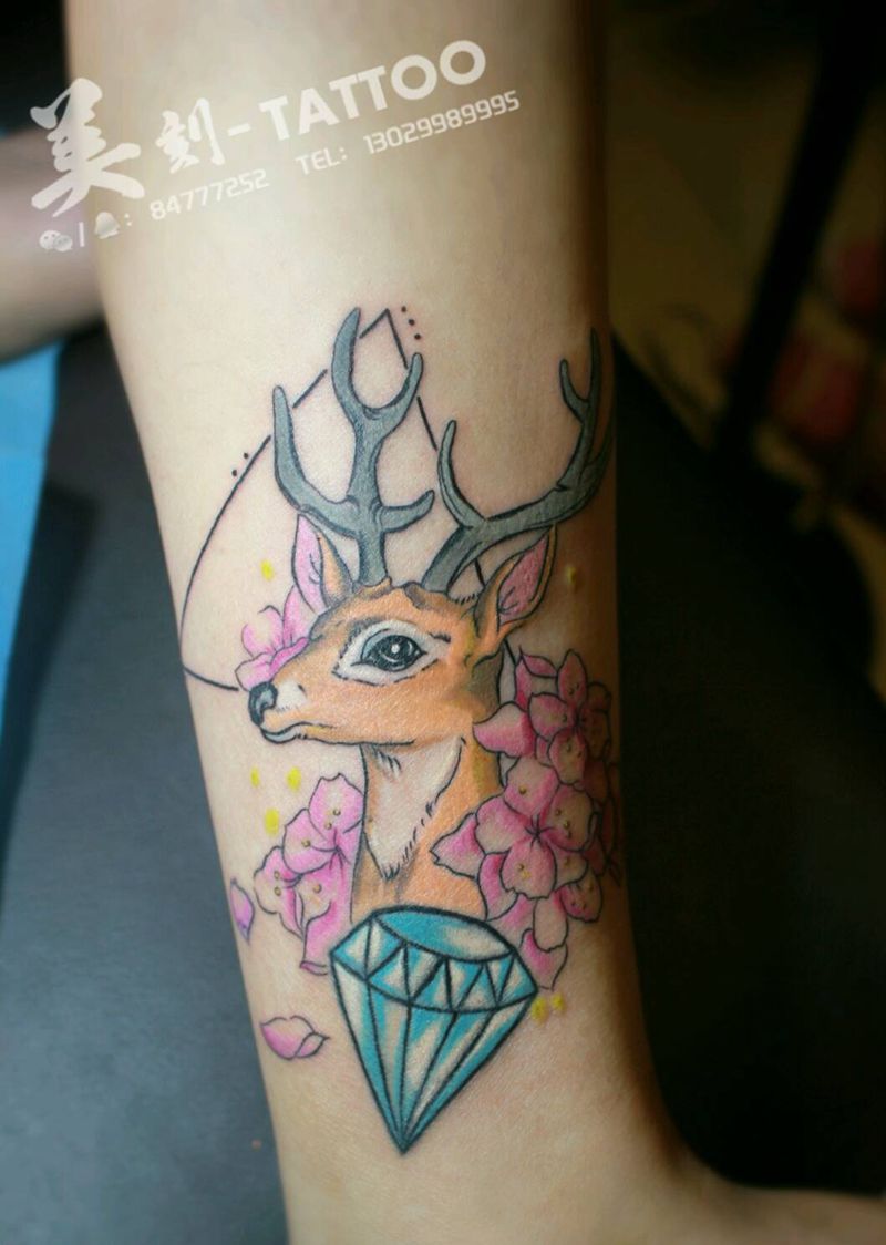 美鹿纹身图片_肩部背部手臂腿部脚部欧美清新几何动物成品纹身图案
