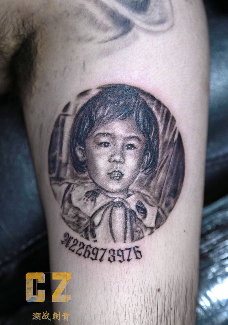 愛全部的她纹身图片_手臂欧美写实肖像纹身图案