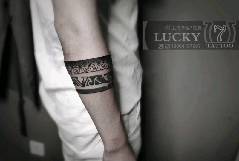 臂环|幸运7纹身纹身图片_手臂图腾几何纹身图案
