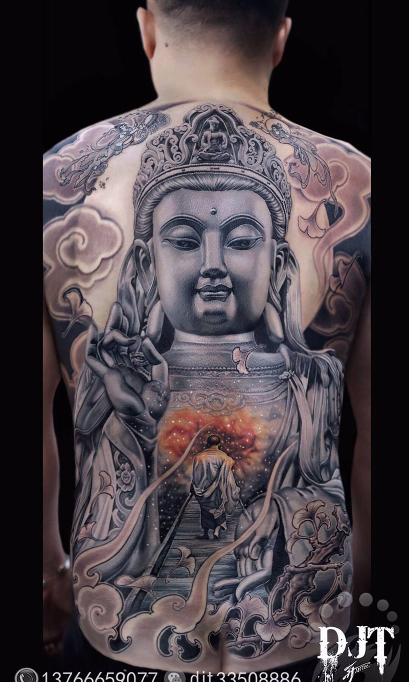 佛说：…纹身图片_背部颈部新传统欧美写实纹身图案