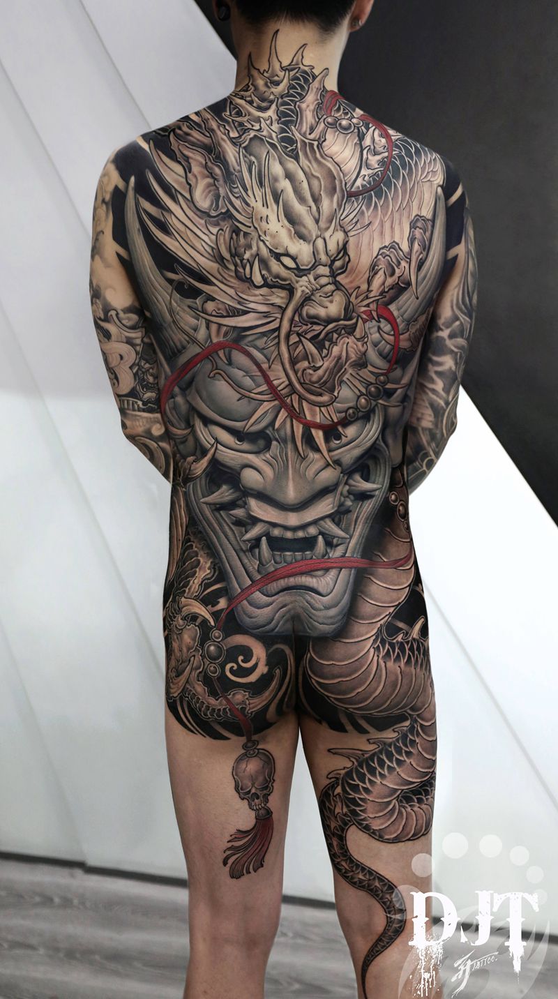 多元化纹身图片_背部新传统欧美写实纹身图案