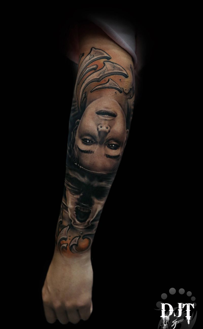 奇怪生物纹身图片_手臂手部欧美写实New School纹身图案