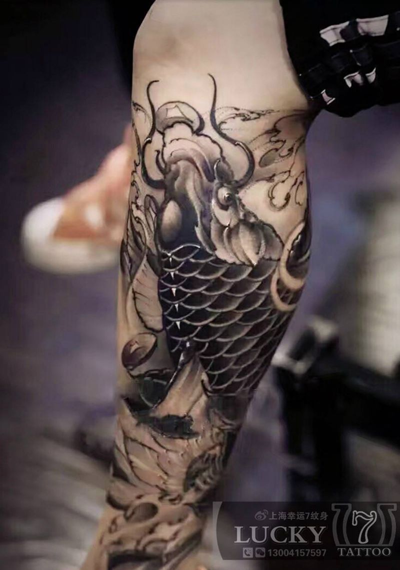 锦鲤莲花|幸运7纹身纹身图片_新传统小腿纹身图案