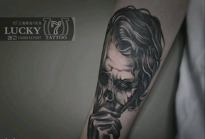 暗黑小丑|幸运7纹身纹身图片_小臂暗黑黑灰纹身图案