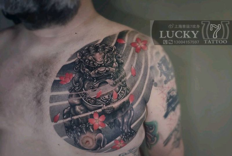 唐狮|幸运7纹身纹身图片_胸部新传统纹身图案