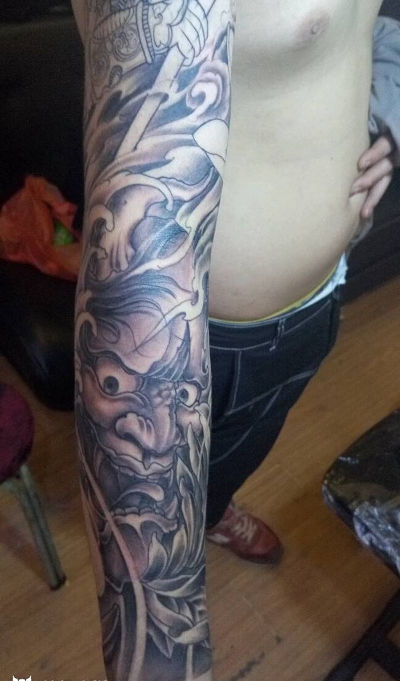 般若花臂纹身图片_手臂传统鬼神成品纹身图案