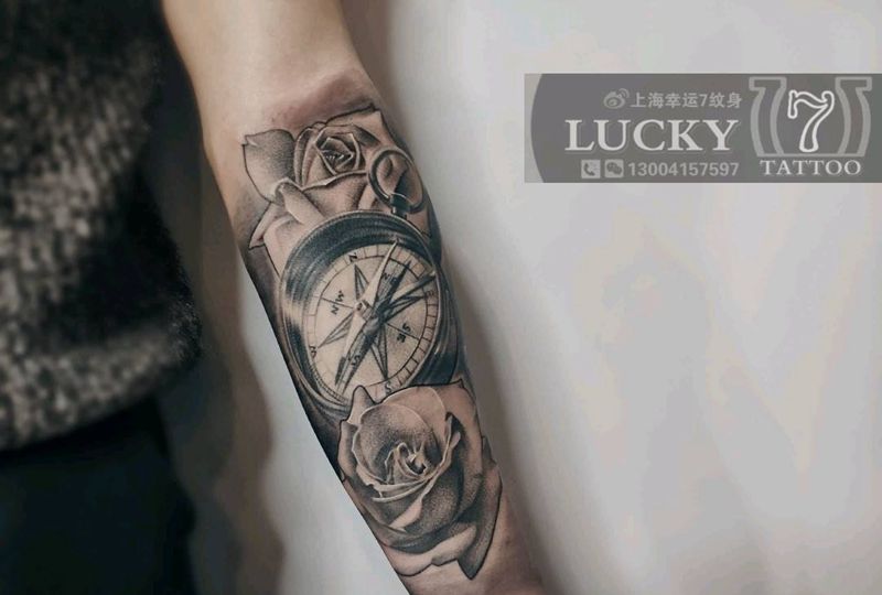 指南针|玫瑰|幸运7纹身纹身图片_手臂欧美写实纹身图案