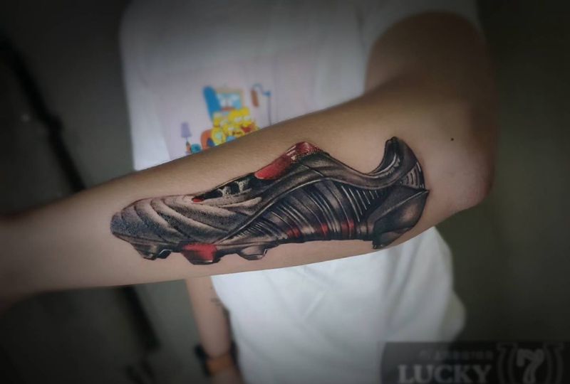 猎鹰战靴|幸运7纹身纹身图片_手臂欧美写实纹身图案