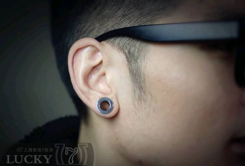 专业穿刺|扩耳|幸运7纹身纹身图片_耳朵穿刺扩耳纹身图案