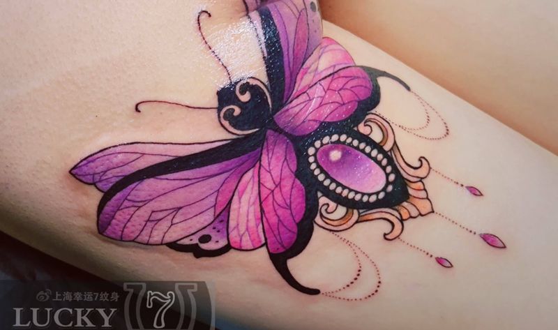 蝴蝶|幸运7纹身纹身图片_New School屁股盖疤纹身图案
