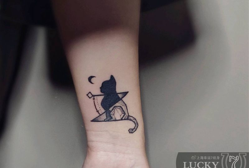 猫图腾|幸运7纹身纹身图片_图腾手腕小清新纹身图案