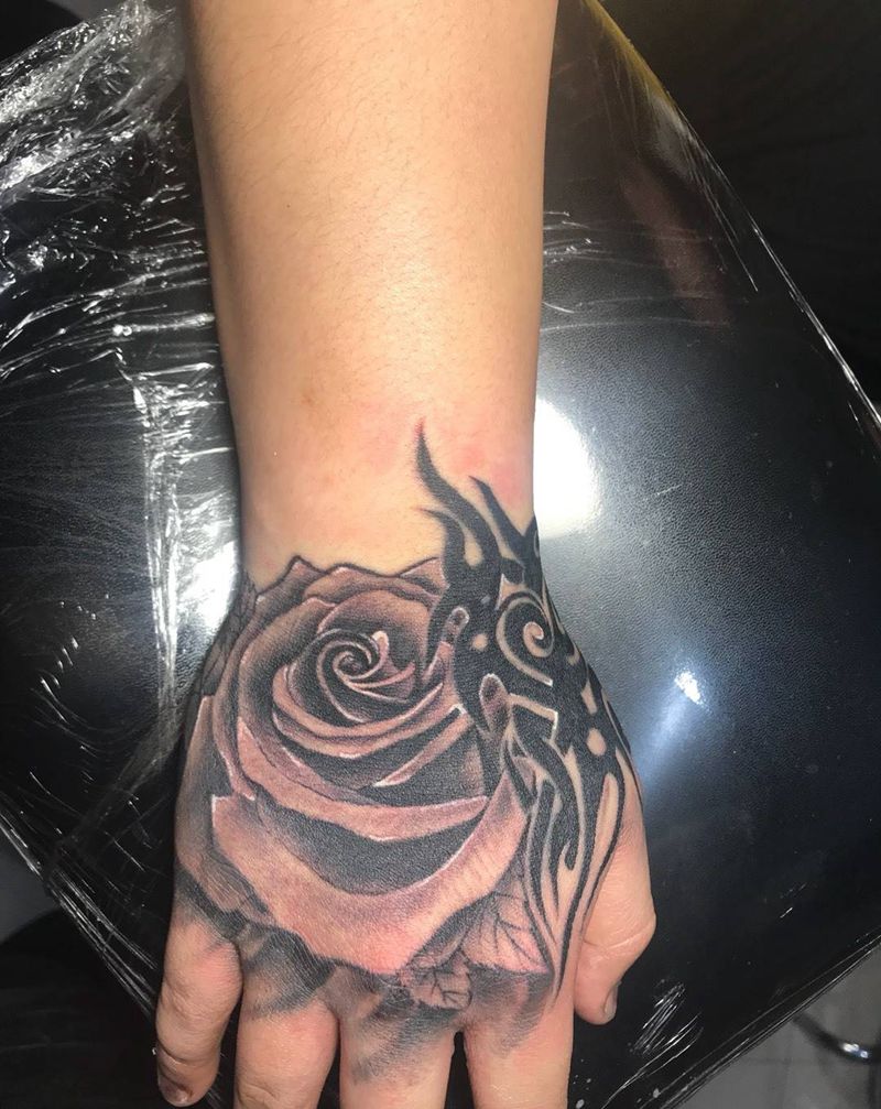 手背修改添加。纹身图片