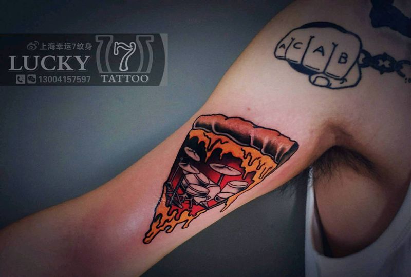 披萨|幸运7纹身纹身图片_手臂New School纹身图案