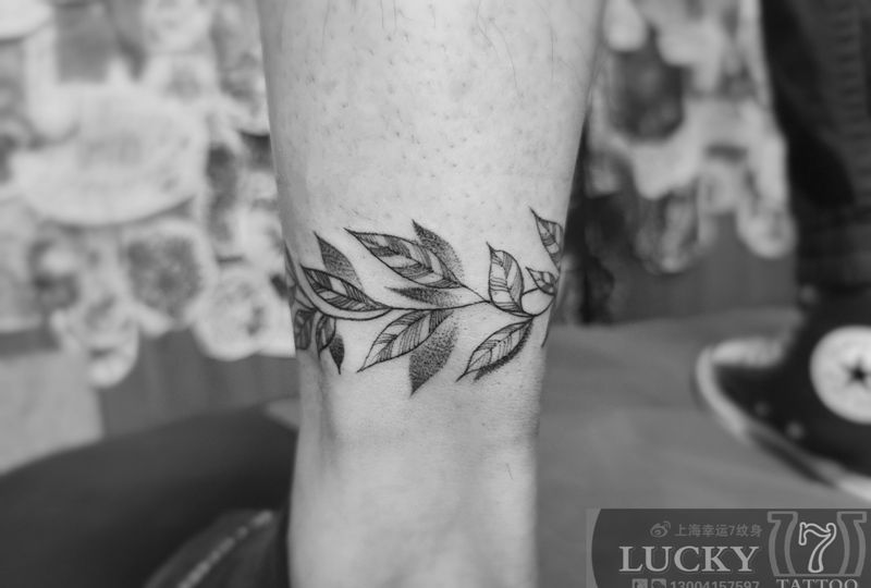 枝叶脚环|幸运7纹身纹身图片_脚踝清新纹身图案