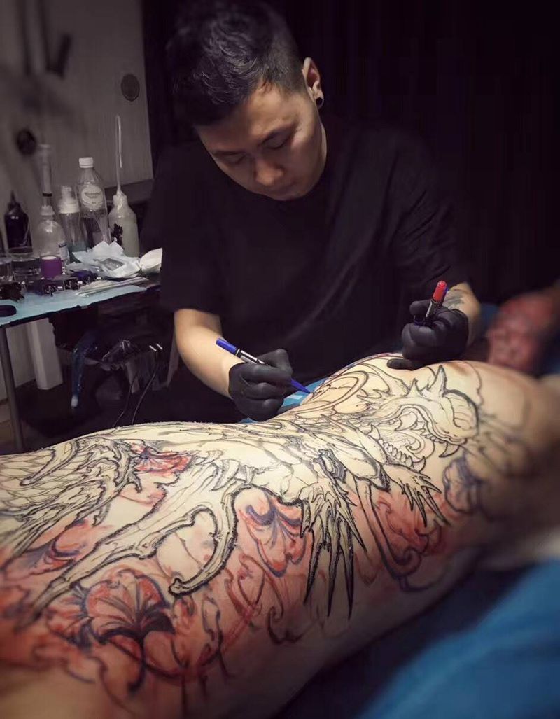 通体进行中，顾客是来自日本的一位华侨，感谢不远万里. by 阿开.纹身图片_成品颈部肩部胸部腹部腰部背部臀部手臂腿部纹身图案