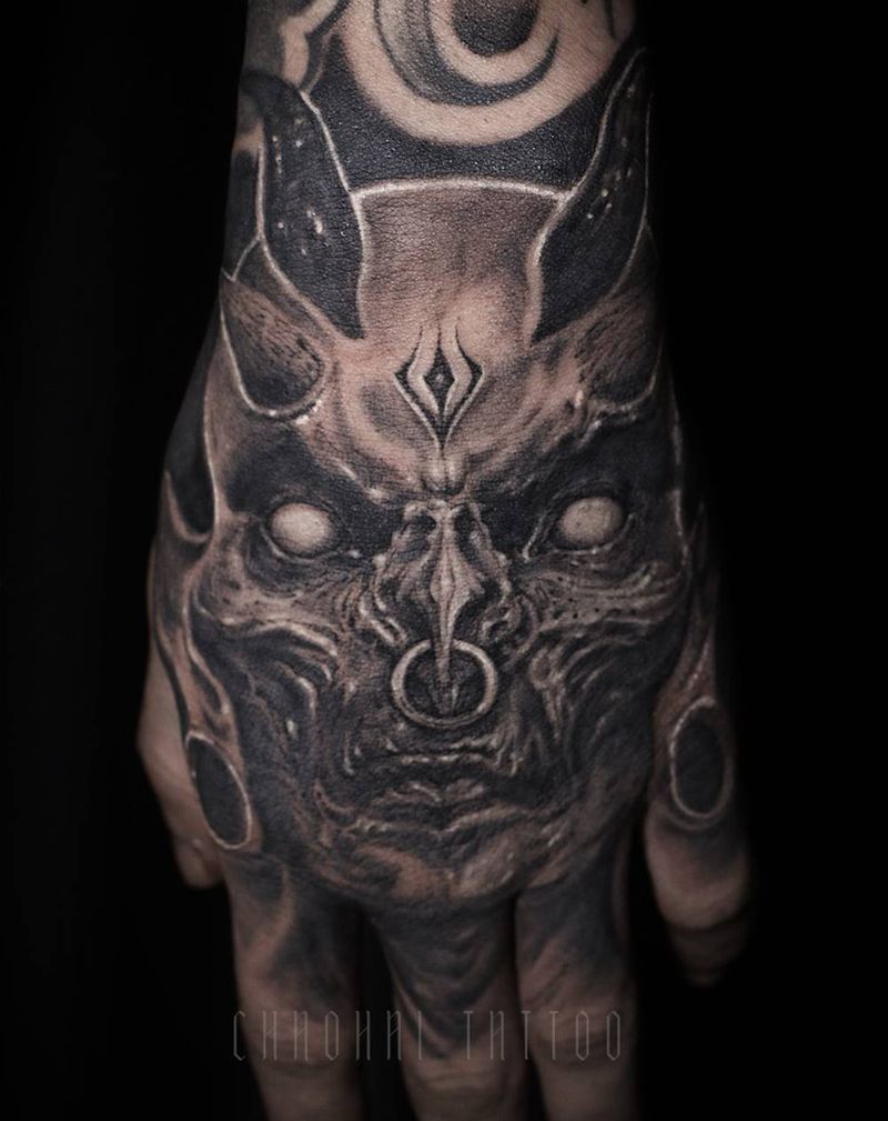 恶魔纹身图片_手部欧美写实纹身图案