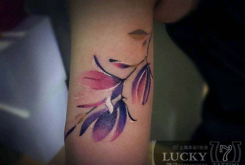 水彩|小花|幸运7纹身纹身图片_手臂水彩纹身图案