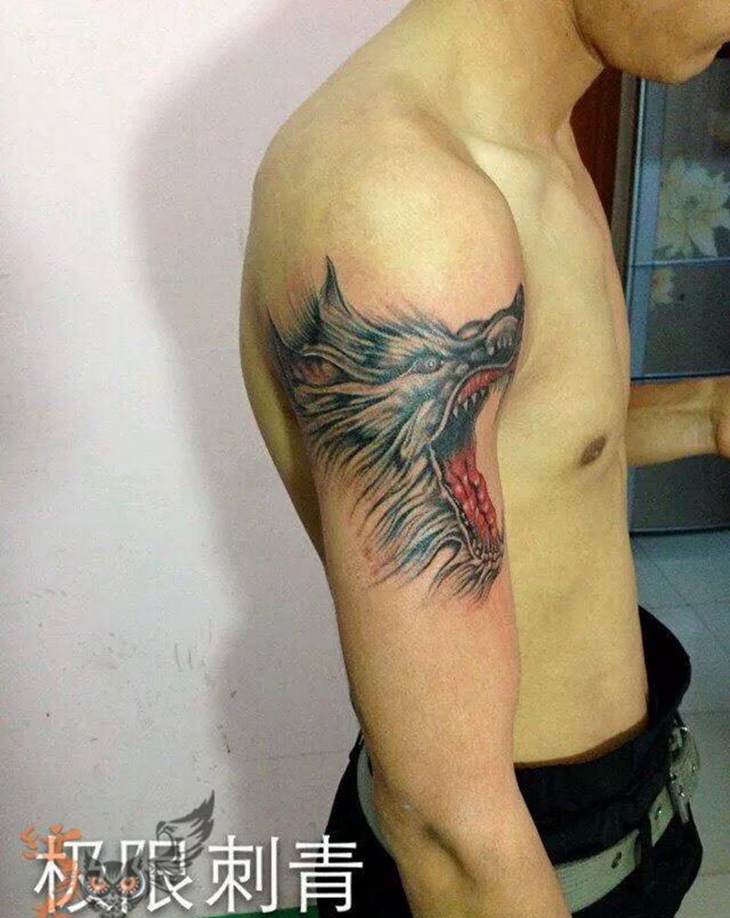 狼头纹身图片_成品手臂传统动物纹身图案