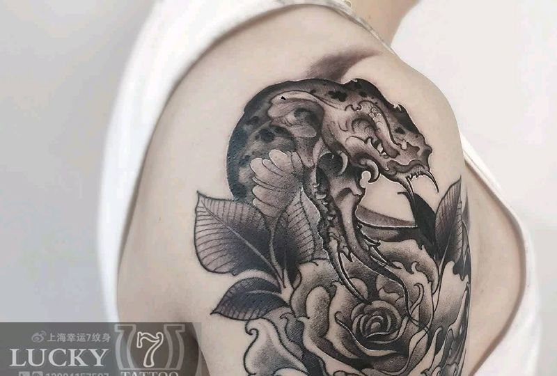 遮盖|暗黑玫瑰蛇|幸运7纹身纹身图片_手臂遮盖暗黑纹身图案