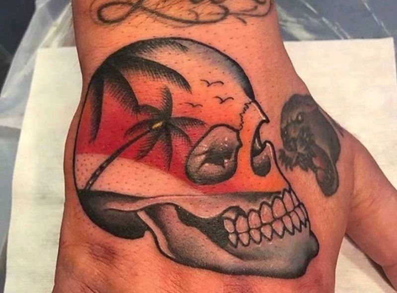 花手纹身图片_手部Old School纹身图案