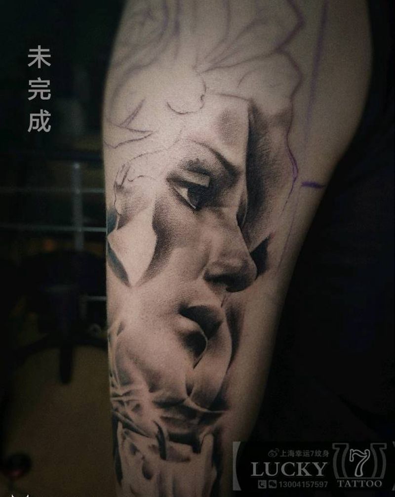 欧美写实包臂|幸运7纹身纹身图片_手臂欧美写实黑灰未完成纹身图案