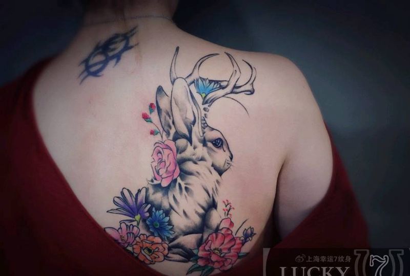 兔子|幸运7纹身纹身图片_肩部肩背纹身图案