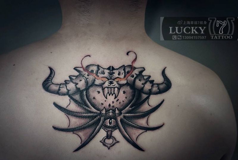 魔兽术士标|幸运7纹身纹身图片_背部成品纹身图案