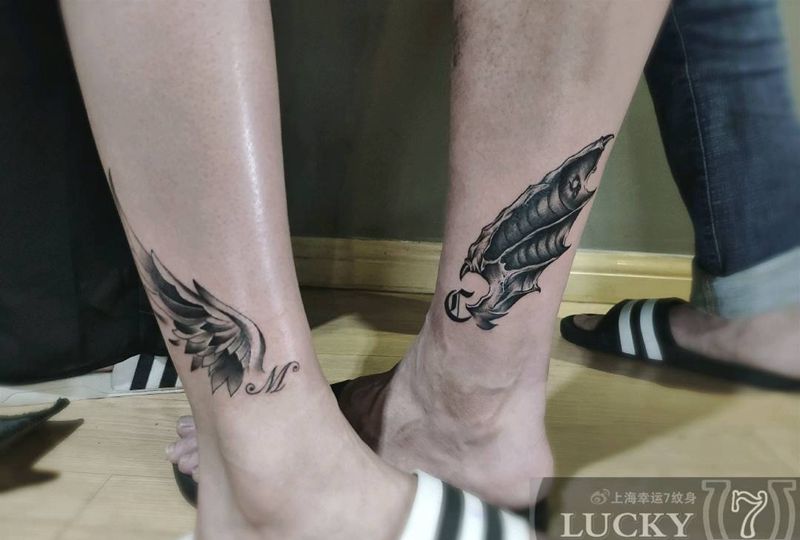 情侣翅膀|幸运7纹身纹身图片_脚踝情侣纹身图案