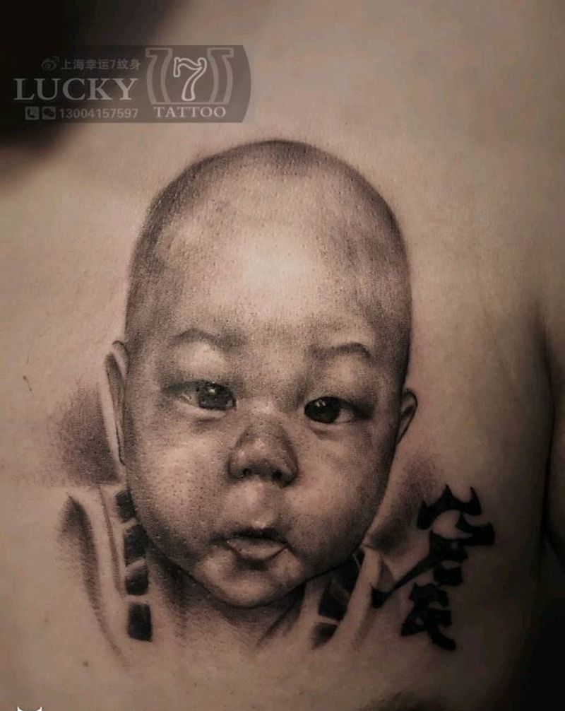 黑灰写实肖像|幸运7纹身纹身图片_胸部欧美写实纹身图案