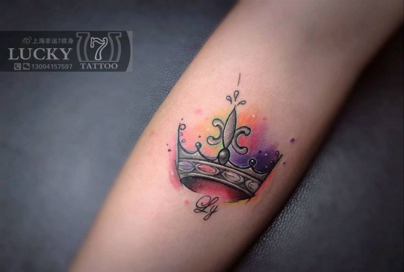 小皇冠|幸运7纹身纹身图片_手臂水彩纹身图案