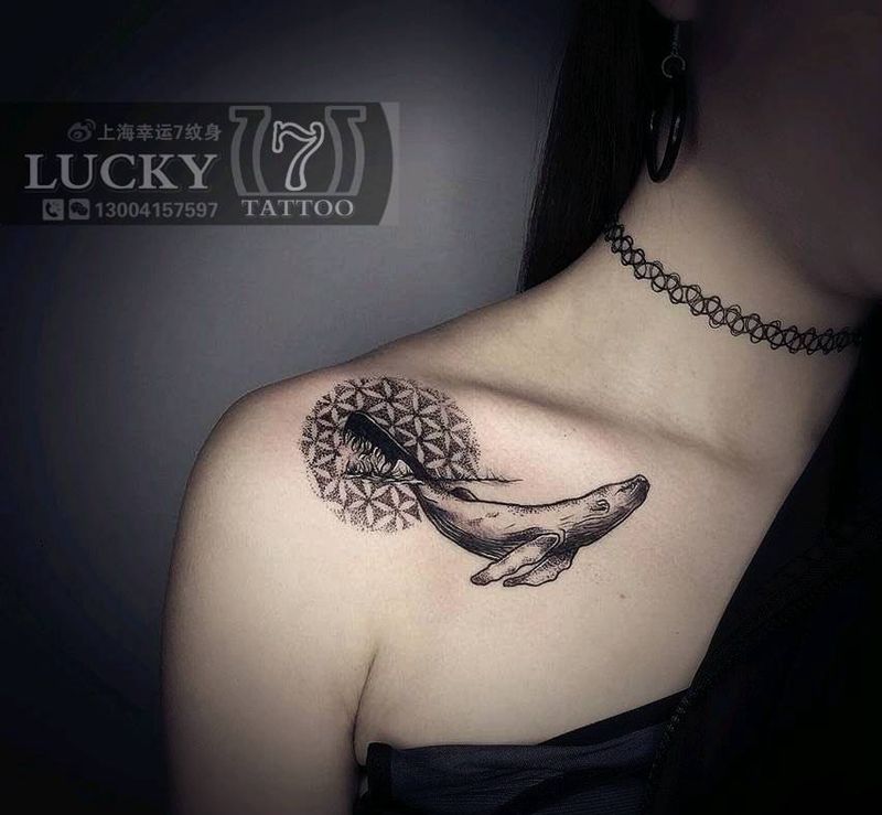 点刺|鲸鱼|幸运7纹身纹身图片_肩部手部清新点刺纹身图案