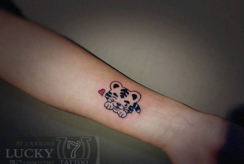 小老虎|图腾|幸运7纹身纹身图片_手臂清新动物图腾卡通成品纹身图案