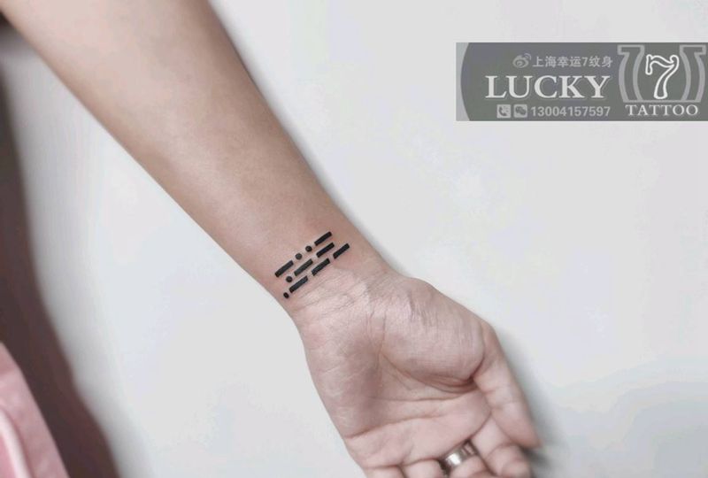 小图腾|小字母|幸运7纹身纹身图片_图腾字母纹身图案