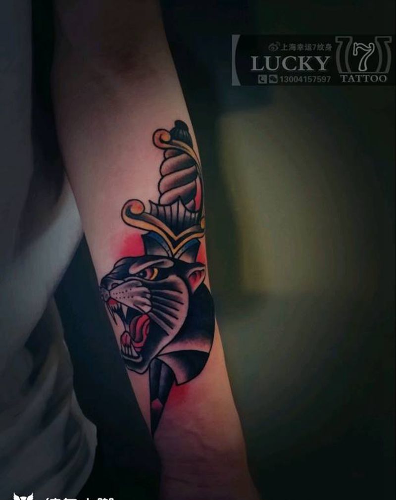 匕首豹头|幸运7纹身纹身图片_手臂欧美彩色成品纹身图案