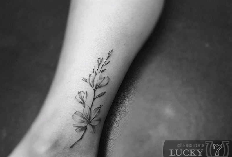 点刺小花|幸运7纹身纹身图片_脚踝小清新纹身图案
