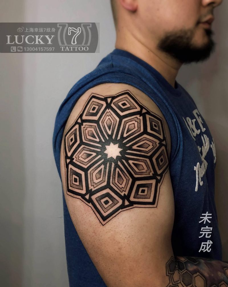 几何点刺包臂|幸运7纹身纹身图片_手臂点刺几何未完成纹身图案