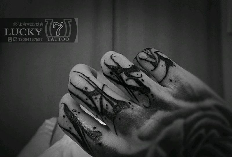 手指字母|幸运7纹身纹身图片_手臂图腾纹身图案
