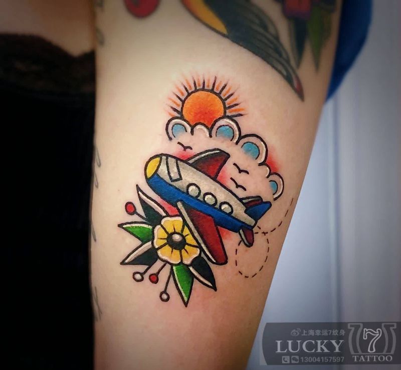 小飞机|幸运7纹身纹身图片_手臂Old School纹身图案