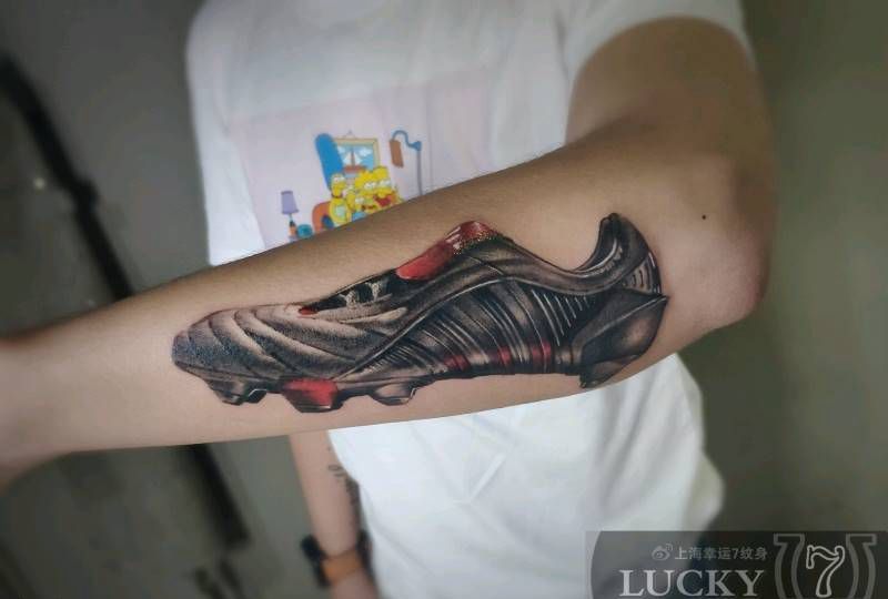 球鞋|幸运7纹身纹身图片_手臂欧美写实纹身图案